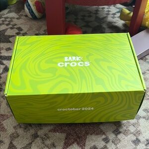 CROCS BarkBox Bark Crocs- Vibrant Green size Large